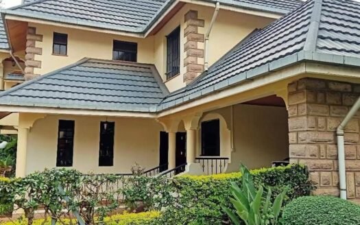 5 BEDROOM WITH DSQ TOWNHOUSE FOR SALE IN LAVINGTON KAPUTEI GARDENS AT KSH 55M