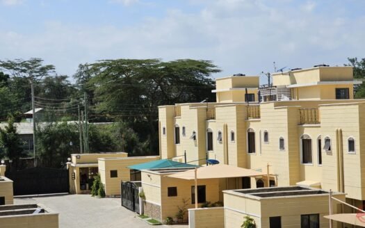 Houses for Sale in Athi River, 4 Bedrooms plus DSQ Villas Ksh. 11.5m
