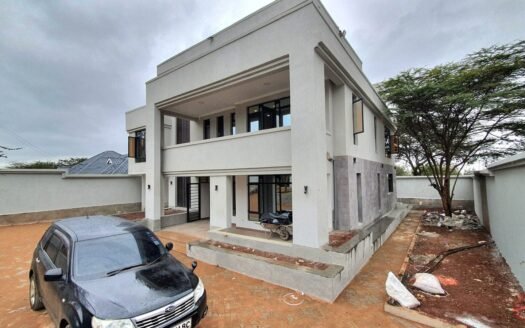 5 Bedrooms Villas For Sale in Ongata Rongai for Sale Sitting on Big 1/8 Acre Land.