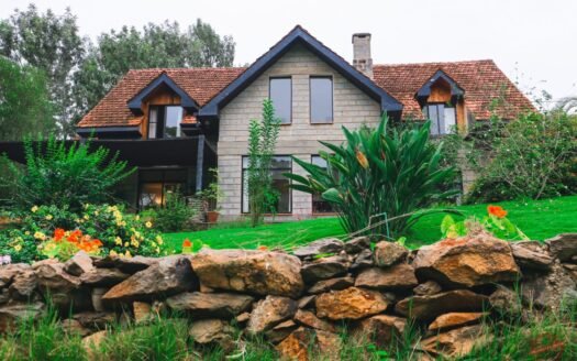 Villas for sale Kiambu Road, in a Posh Estate Ksh. 84m